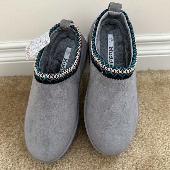 MUDD Fur Slippers - Picture 7 of 7